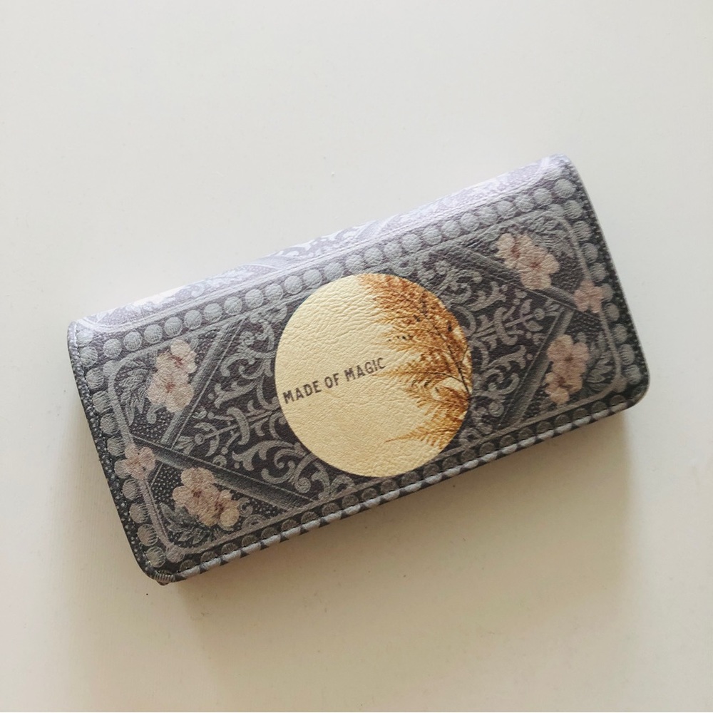 PAPAYA! Art Trifold Wallet